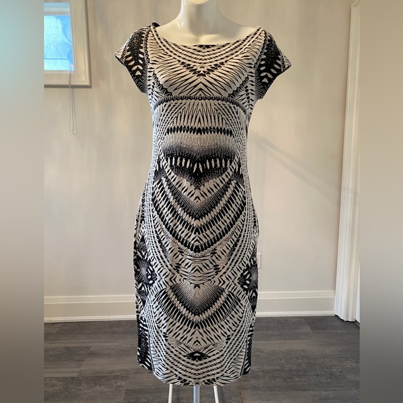 Le Lis Blanc body con stretch slip dress - Picture 1 of 3